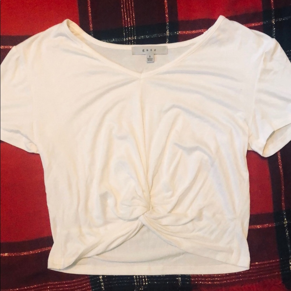 White crop top with front twist!